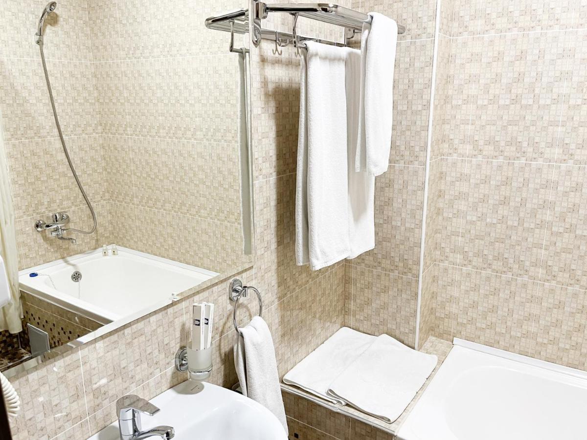 Reikartz Xon Tashkent Hotell Exteriör bild